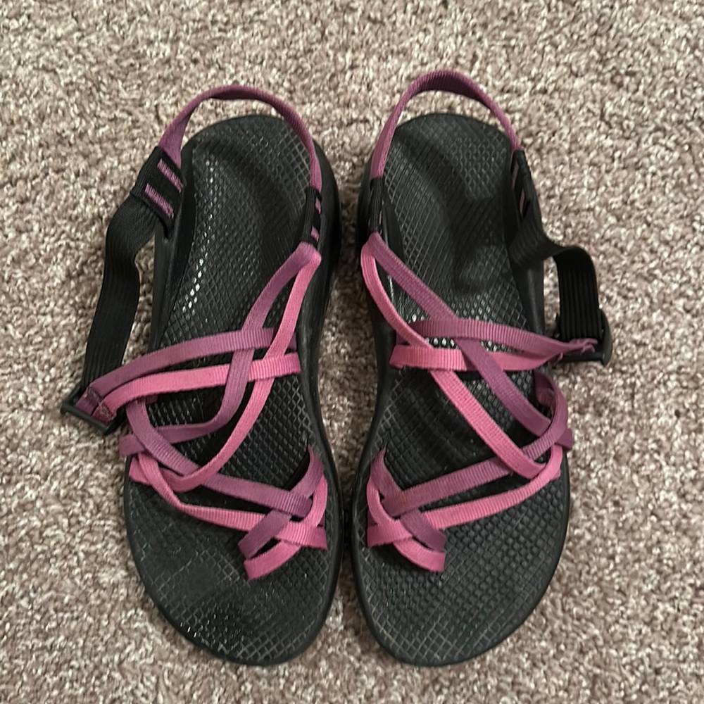 Pink and purple chacos women’s size 8